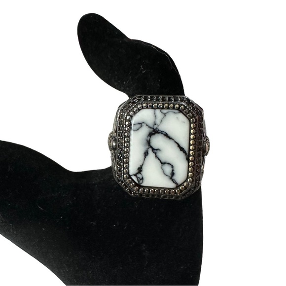 Artisan Crafted Ornate 925 Sterling Silver White Buffalo Cabochon Size 11 14.5g - Picture 1 of 14